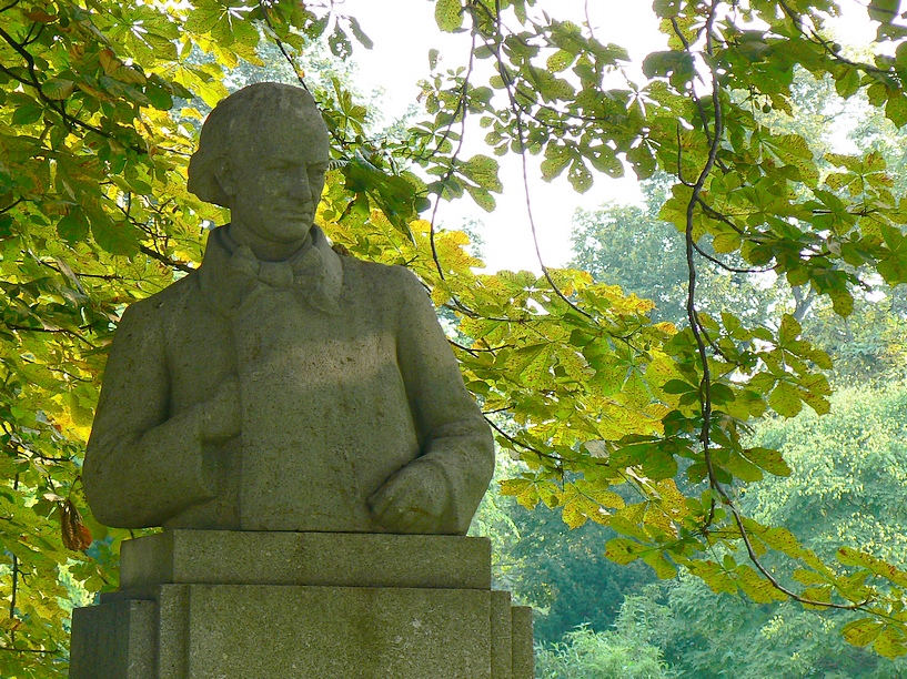 Le Jardin du Luxembourg: statue de Baudelaire 002